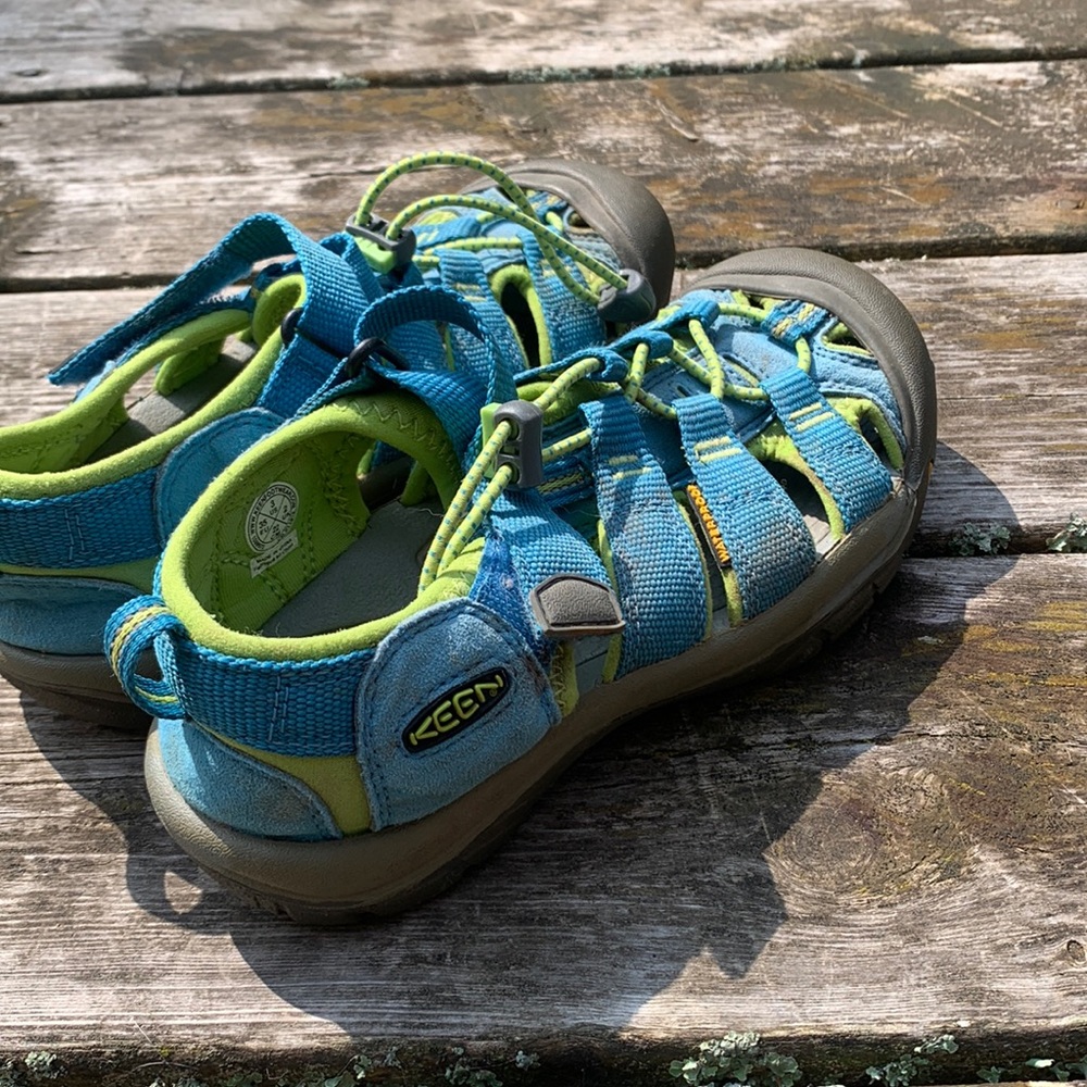 Like new Keen kids shoes in blue and lime colours